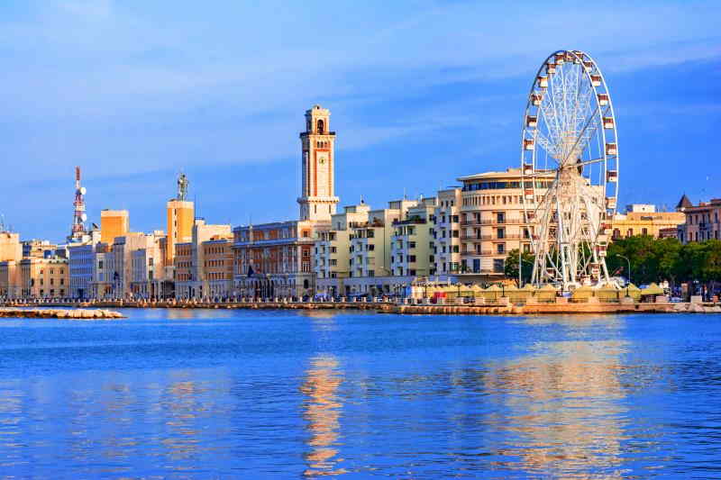 Seapromenade Lungomare di Bari and ferris wheel