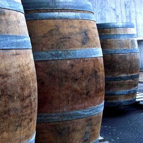 Wein-Eichenholzfässer