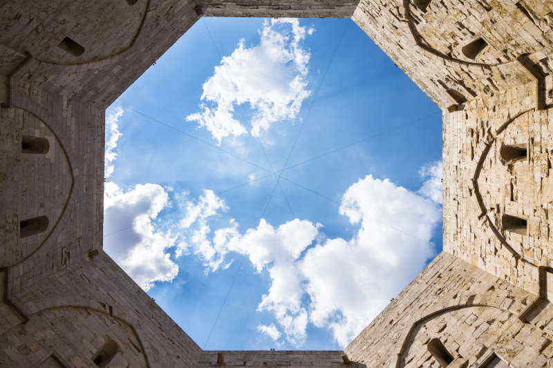 Der Innenhof des Castel del Monte