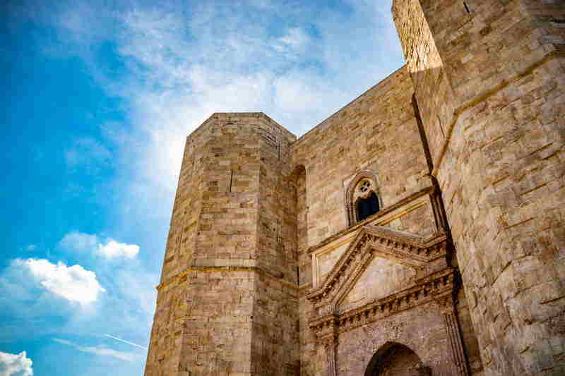 Achteckige Wehrtürme des Castel del Monte
