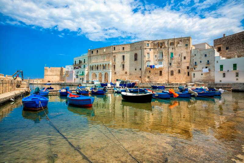 Fischerboote im Hafen von Monopoli