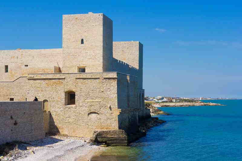 Die schwäbische Burg von Trani am Meer